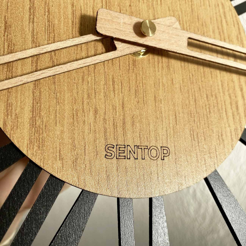 Zegar ścienny cyfry rzymskie dąb - ORFERIG