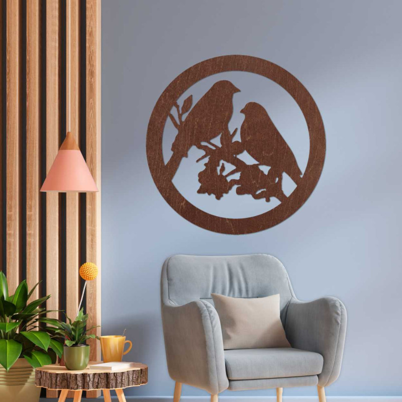 Drewniane malowidło ścienne przedstawiające ptaki na gałęzi