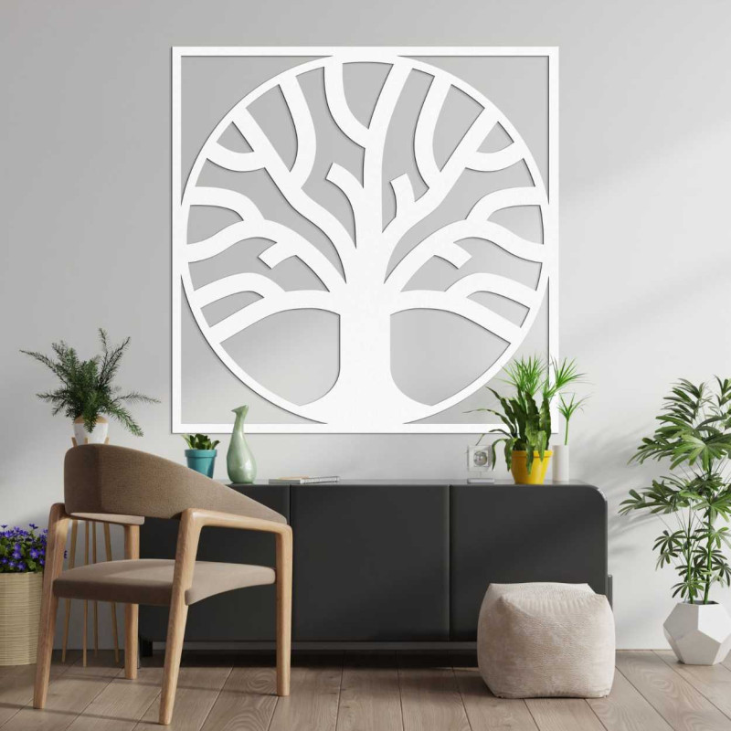 Drzewo życia o geometrycznym kształcie, wyrzeźbione z naturalnego materiału.