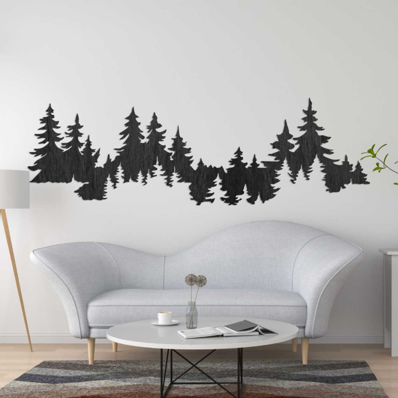 Nowoczesna przestrzeń z naturalnymi drewnianymi dekoracjami w kształcie drzew.