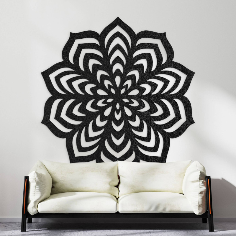 Dekoracja z równomiernym rozmieszczeniem kształtów w centralnym okręgu.