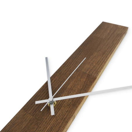 Elegancki drewniany zegar ścienny w czarnym designie -TERRA