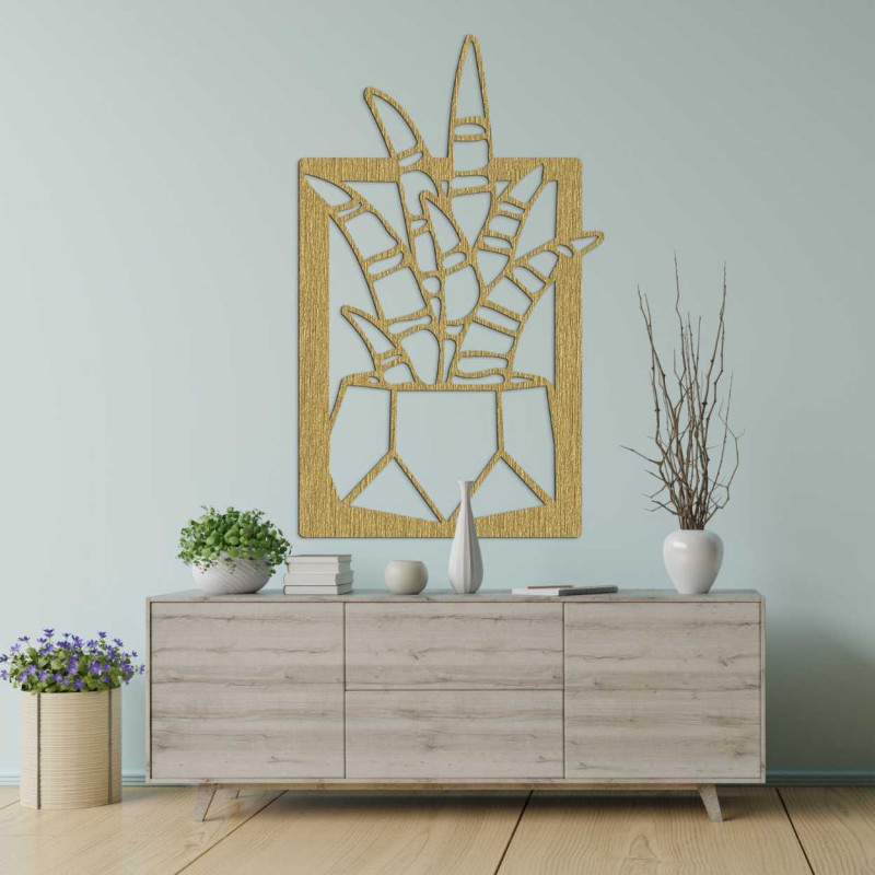 Drewniany zegar ścienny z ciemnymi wskazówkami i czystą tarczą.