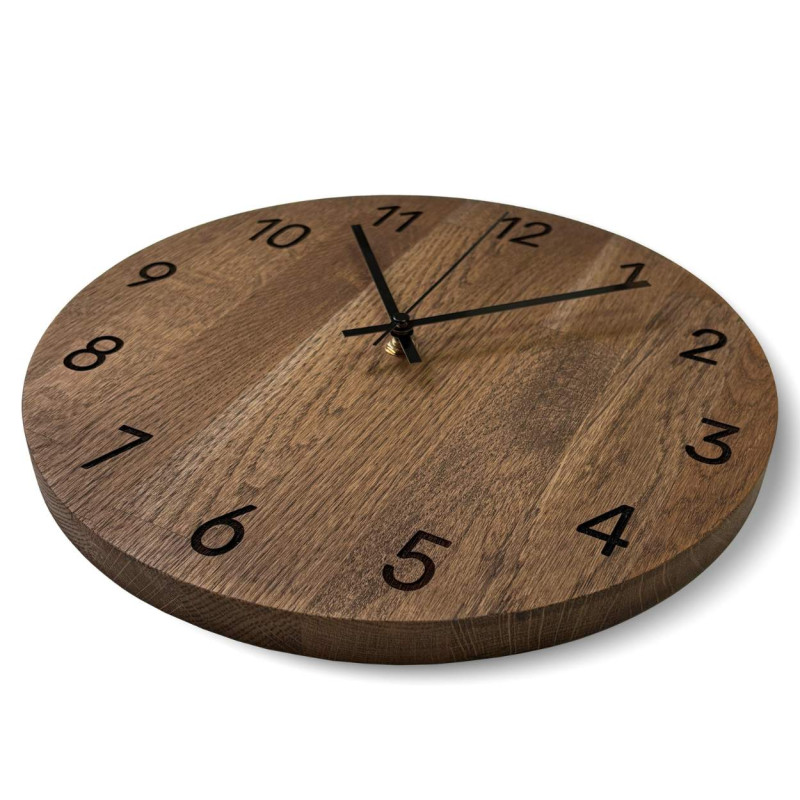 Ręcznie wykonany zegar ścienny z wysokiej jakości dębu