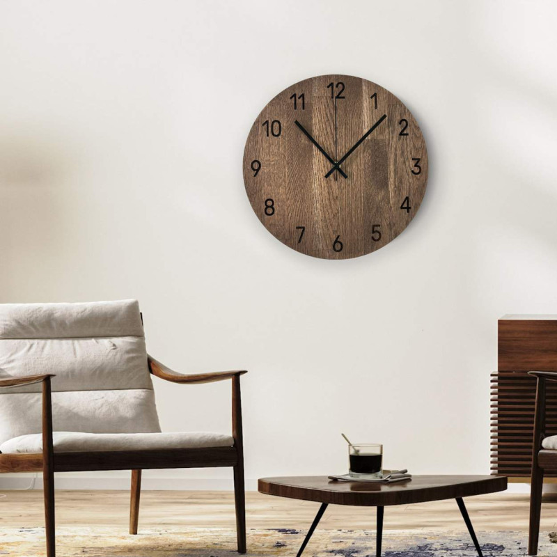 Minimalistyczny drewniany zegar jako designerska dekoracja