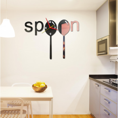 Nowoczesny zegar na ścianie wykonanej z tworzywa sztucznego. Własna produkcja, X-momo Nowoczesny zegar na ścianie wykonanej z tworzywa sztucznego. Własna produkcja, X-momo