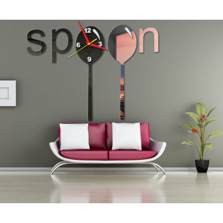 Nowoczesny zegar na ścianie wykonanej z tworzywa sztucznego. Własna produkcja, X-momo Nowoczesny zegar na ścianie wykonanej z tworzywa sztucznego. Własna produkcja, X-momo