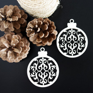 Drewniana ozdoba-bombka, wymiary: 79x90 mm